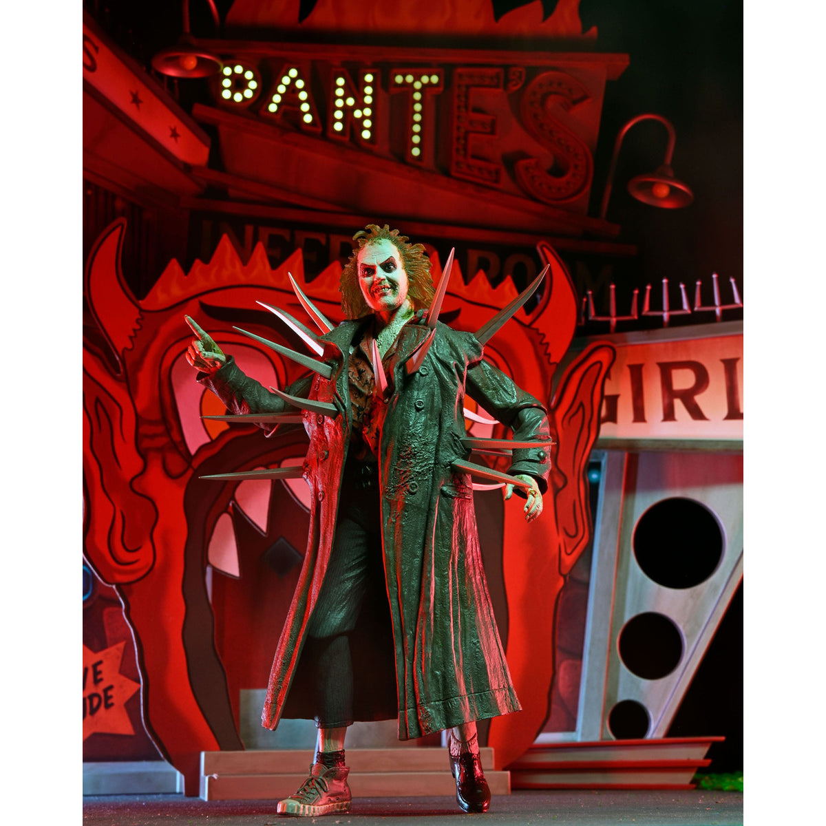 Immagine del prodotto Beetlejuice (1988) Diorama Trenchcoat with Spikes Inferno