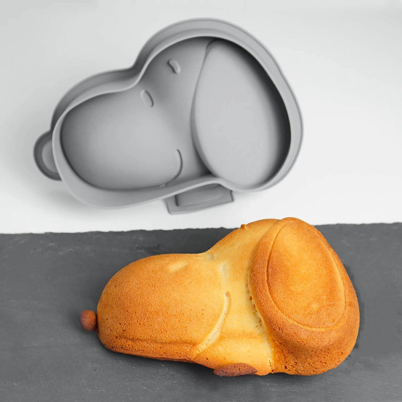 Product image Peanuts Snoopy Grey Silicone Baking Mould