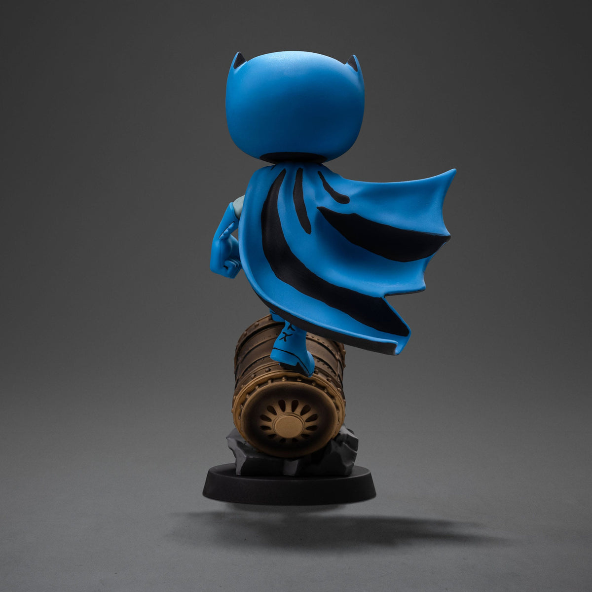 Immagine del prodotto Figura in PVC Mini Co. Batman on Bat-Signal (Variante blu)